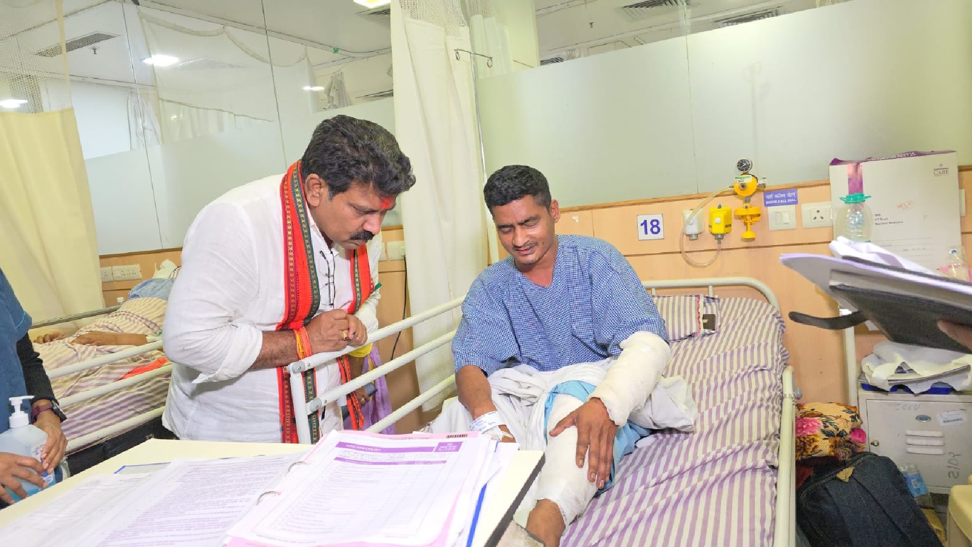 मुठभेड़ में घायल जवानों से मिले उपमुख्यमंत्री विजय शर्मा
