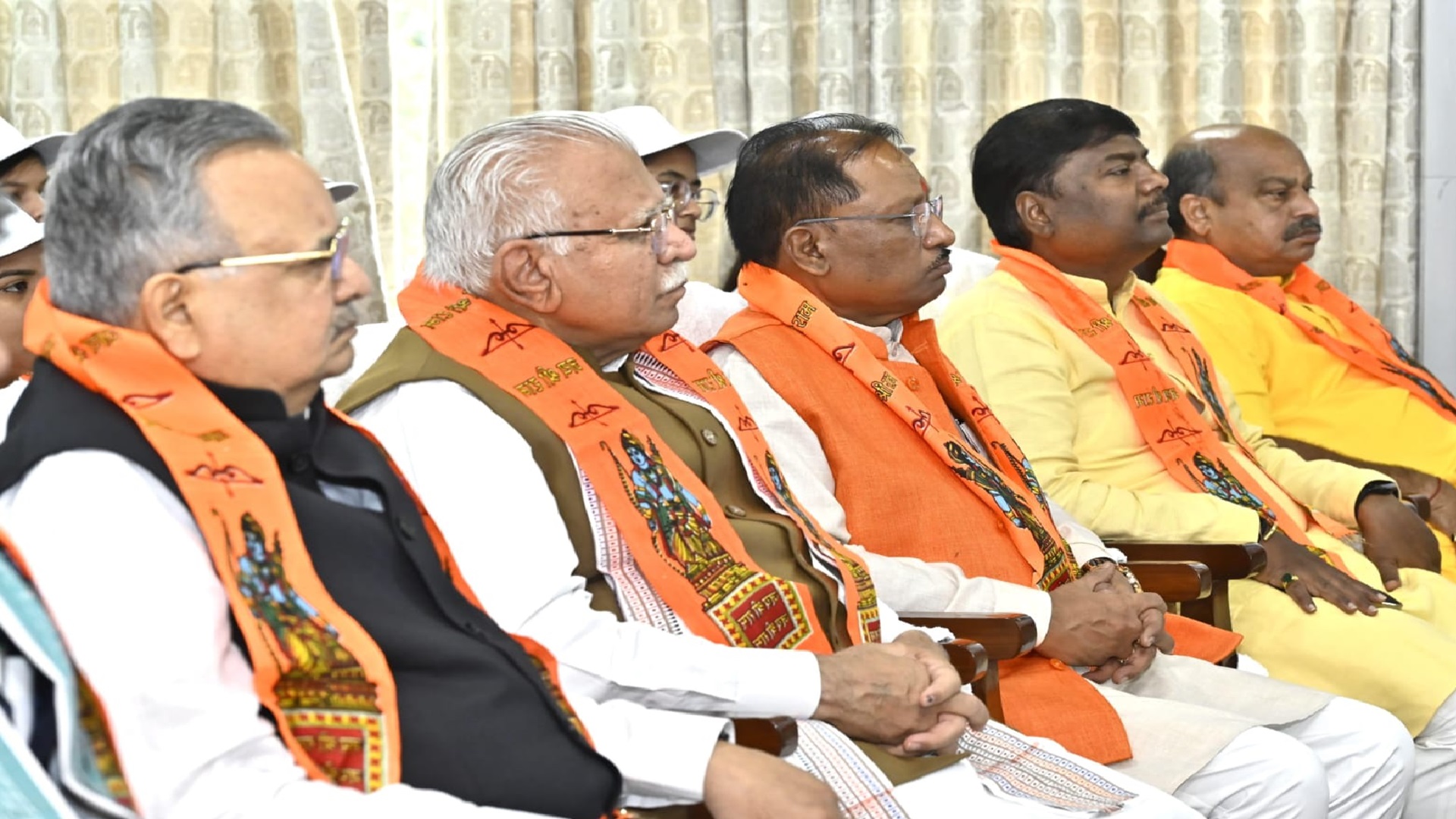 सीएम विष्णुदेव साय ने बालिकाओं के साथ सुनी पीएम मोदी के 'मन की बात'