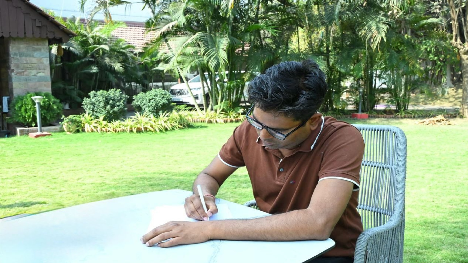 देश में पहली बार हाथ से लिखा बजट पेश, वित्त मंत्री ओपी चौधरी ने 100 पेज का लिखा है ऐतिहासिक बजट