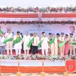 CG News: गृहमंत्री विजय शर्मा ने 54 अत्याधुनिक इमरजेंसी रिस्पॉन्स वाहनों को दिखाई हरी झंडी
