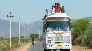 CG: छत्तीसगढ़ में अब बिना लोकेशन ट्रैकिंग सिस्टम वाली यात्री बसों पर होगी कार्रवाई
